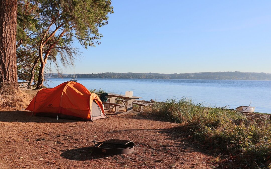 10 Tips to Keep You Safe on Your Next Boat Camping Trip